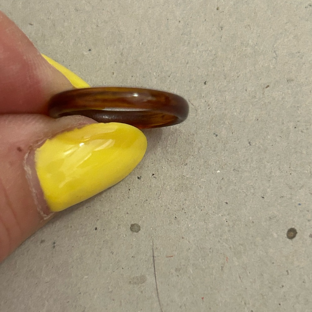 Women’s vintage ring. 1930s Art deco celluloid faux tortoise shell ring. Size 8.